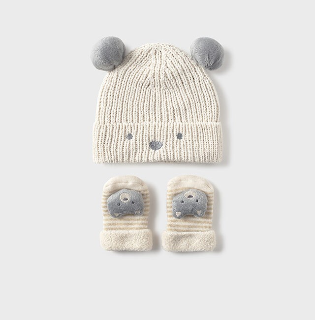 Conjunto gorro e soquetes Mayoral