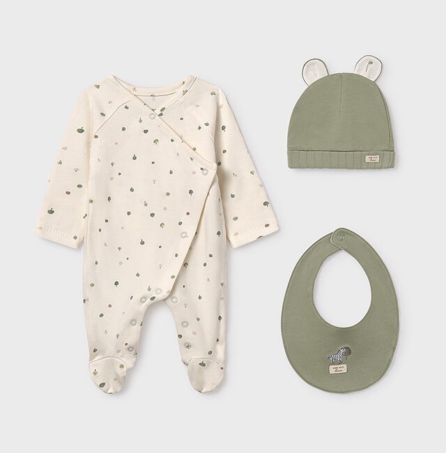 Conjunto babygrow gorro e babete Mayoral